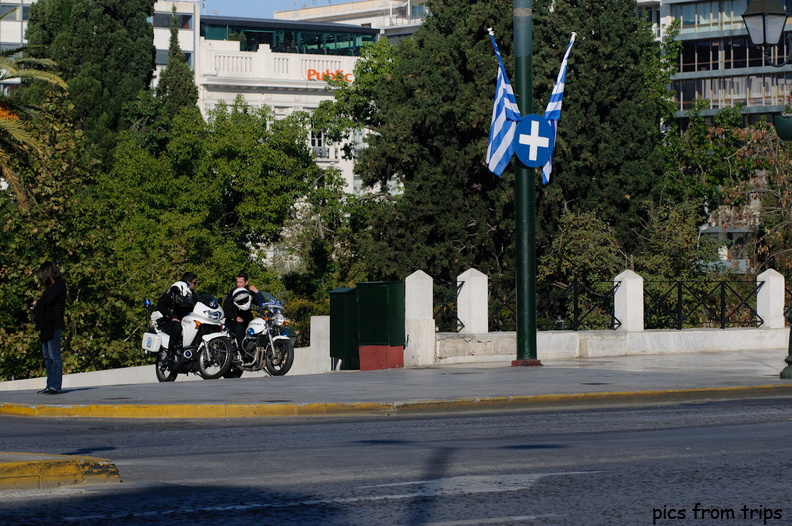 cops on patrol_ Athens2010d25c003.jpg